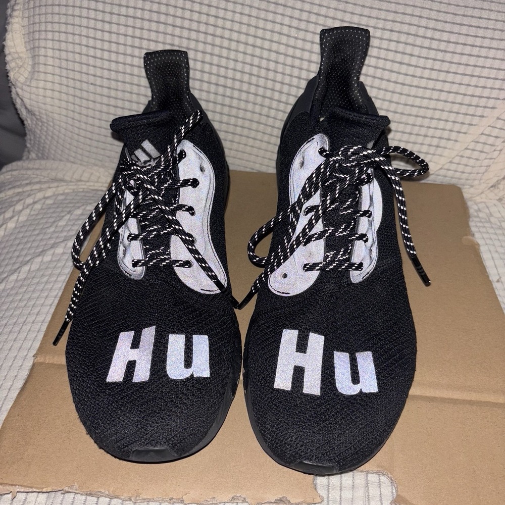 Adidas Pharrell Williams Solar Hu Black White PRO SAMPLE Size 11 GX2485 Shoe